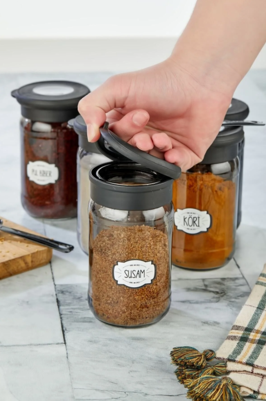Stile Cucina 6'lı Silikon Kapak Kaşıklı Ve Etiketli Baharatlık Seti 380 Ml Cam Baharat Takımı Siyah