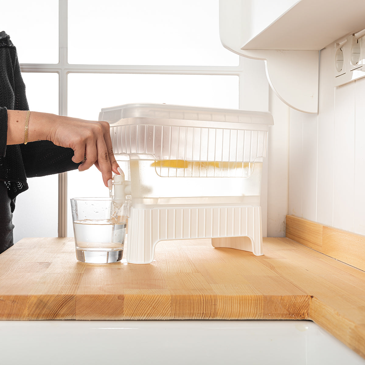 Stile Cucina 4,5 Litre Musluklu Ve Ayaklı Buzdolabı Su Limonata Sebili Beyaz